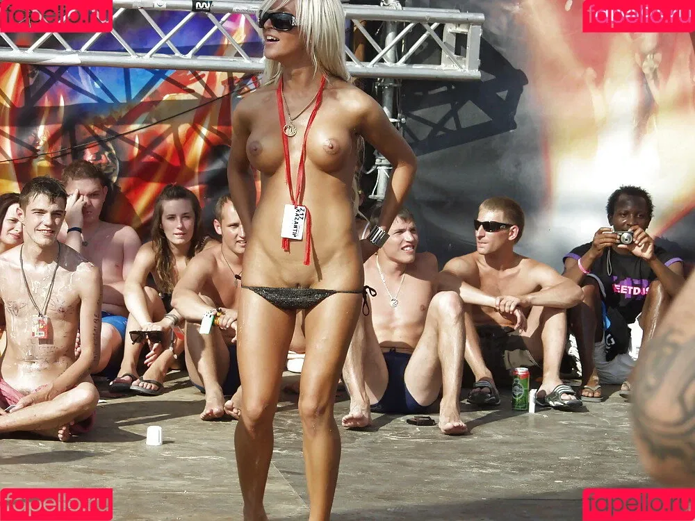 Gogo Stripper Onlyfans Photo Gallery 