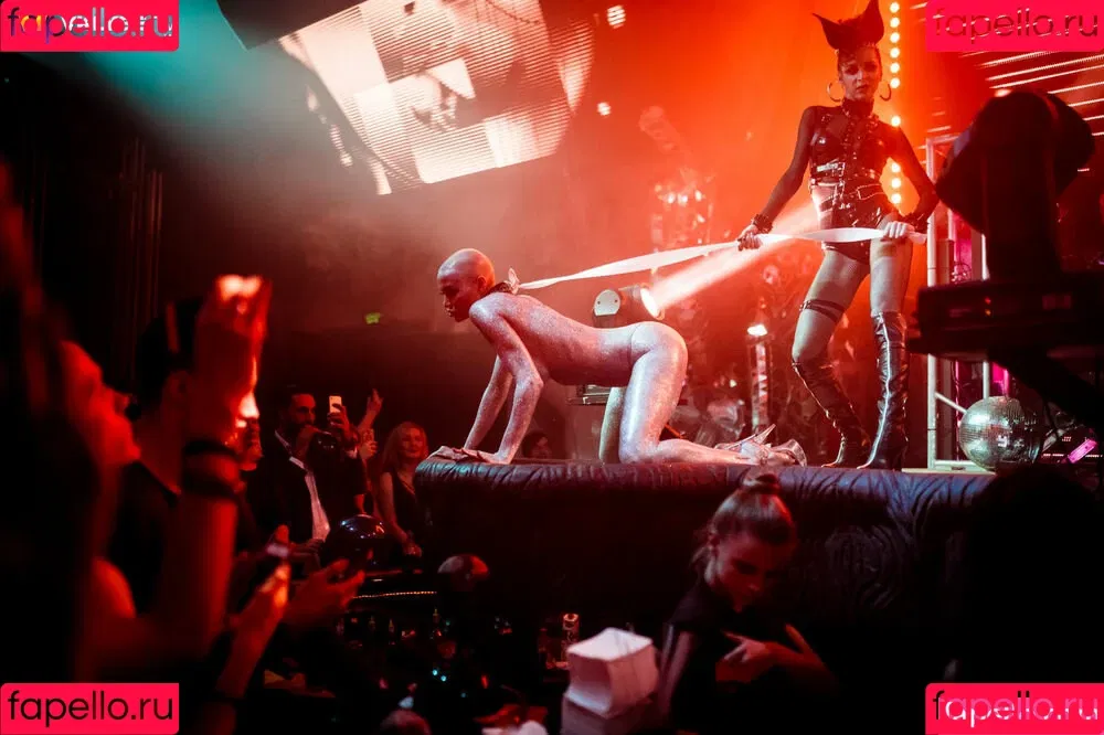 Gogo Stripper Onlyfans Photo Gallery 
