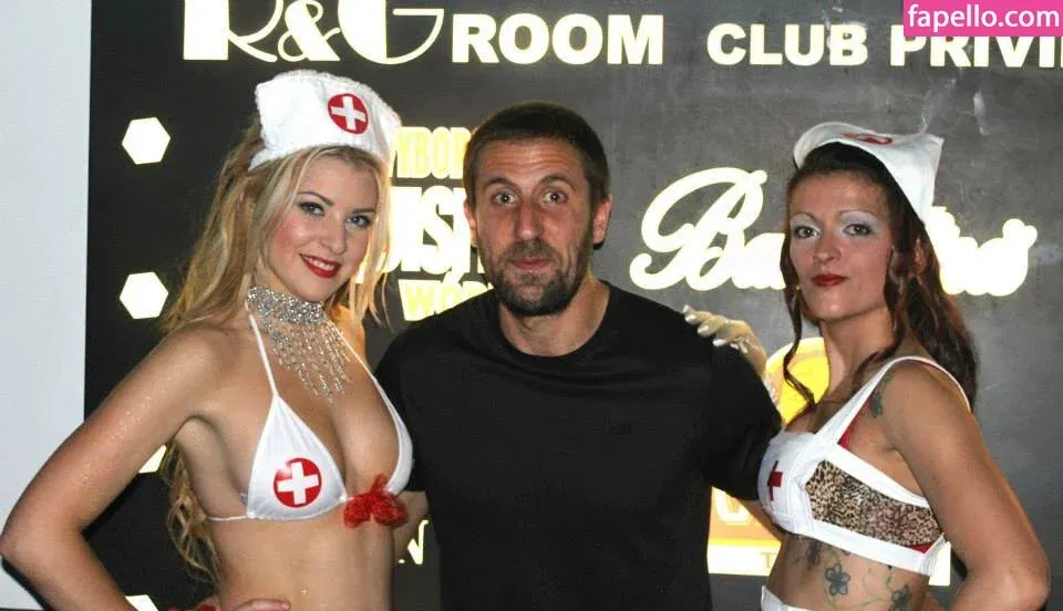 Gogo Stripper Onlyfans Photo Gallery 