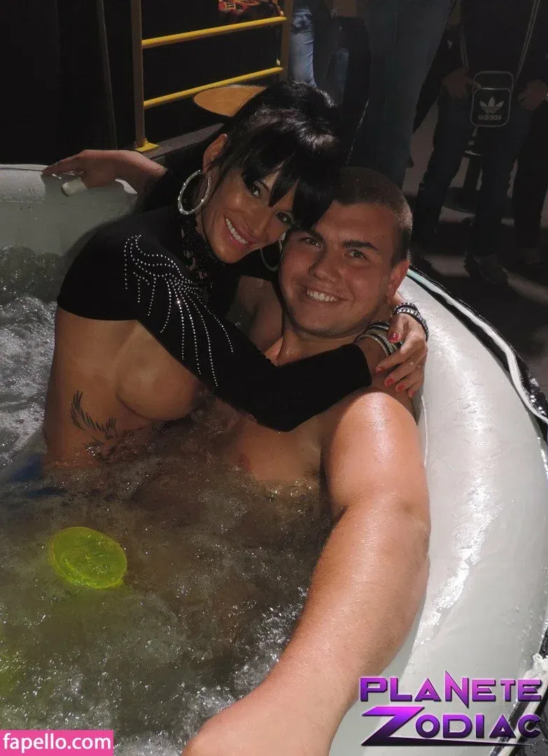 Gogo Stripper Onlyfans Photo Gallery 