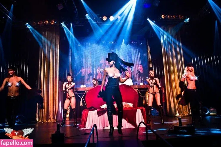 Gogo Stripper Onlyfans Photo Gallery 