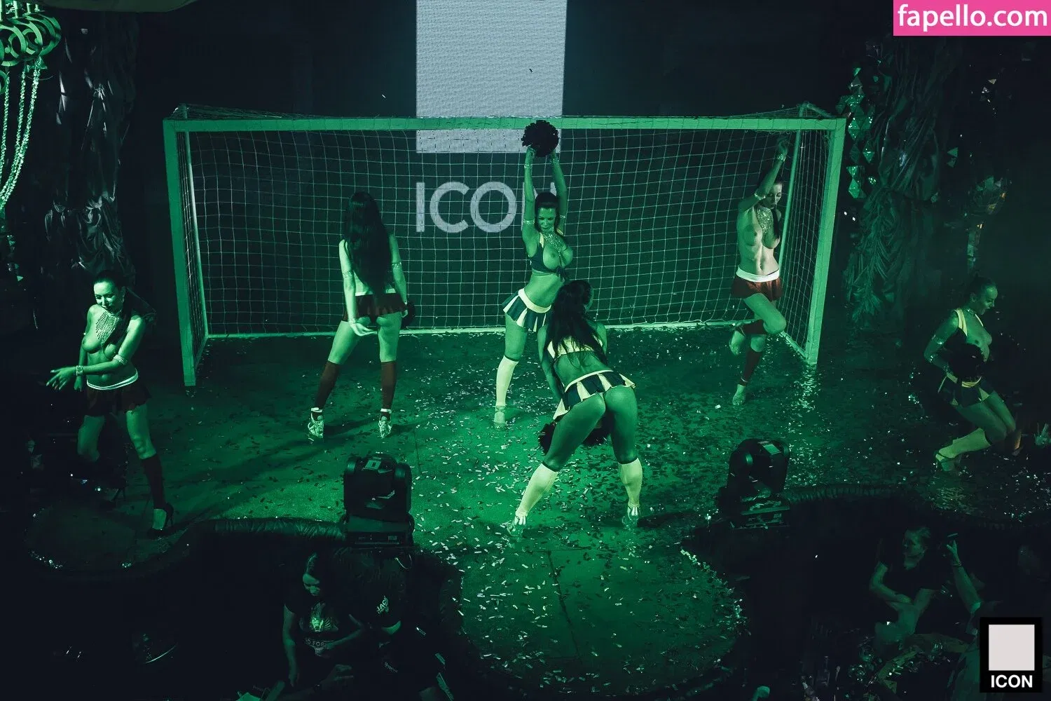 Gogo Stripper Onlyfans Photo Gallery 