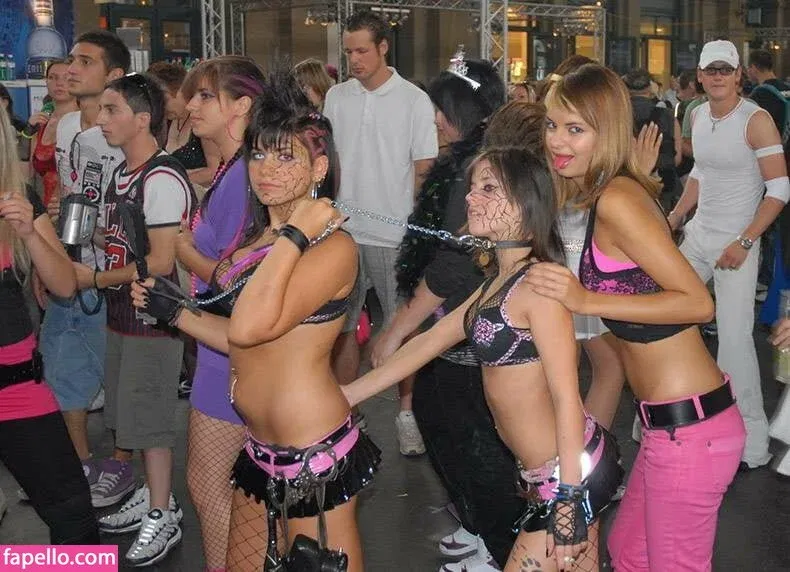 Gogo Stripper Onlyfans Photo Gallery 