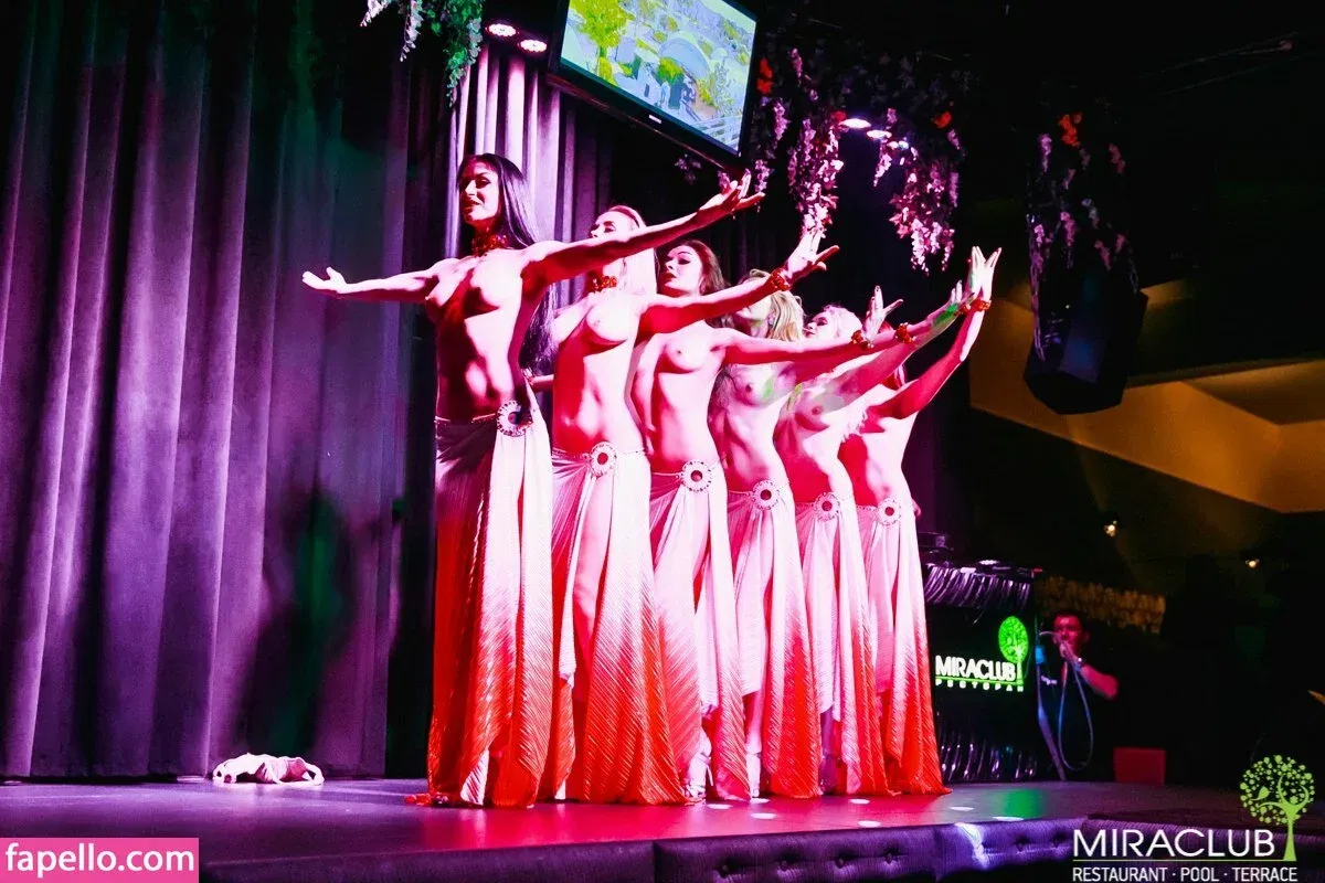 Gogo Stripper Onlyfans Photo Gallery 