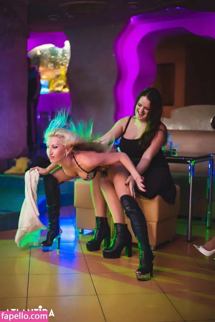 Gogo Stripper Onlyfans Photo Gallery 