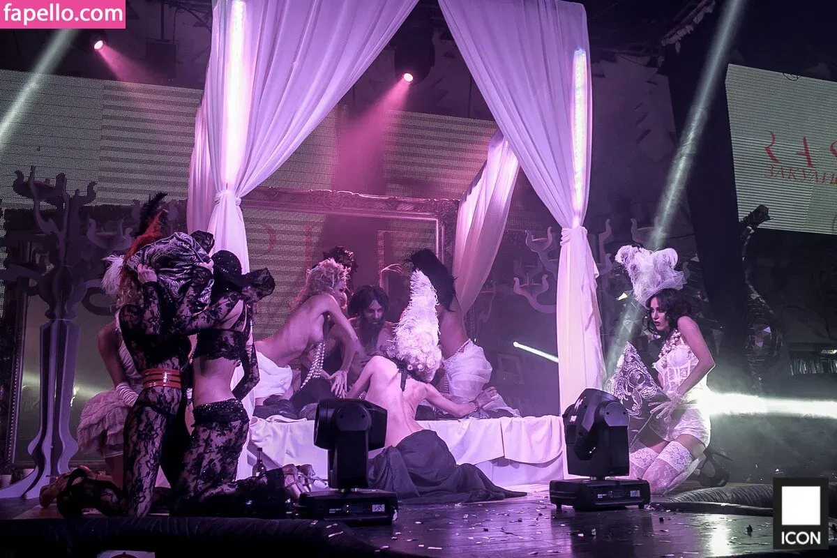 Gogo Stripper Onlyfans Photo Gallery 