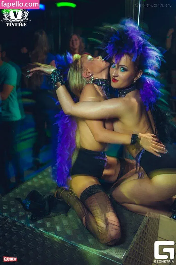 Gogo Stripper Onlyfans Photo Gallery 