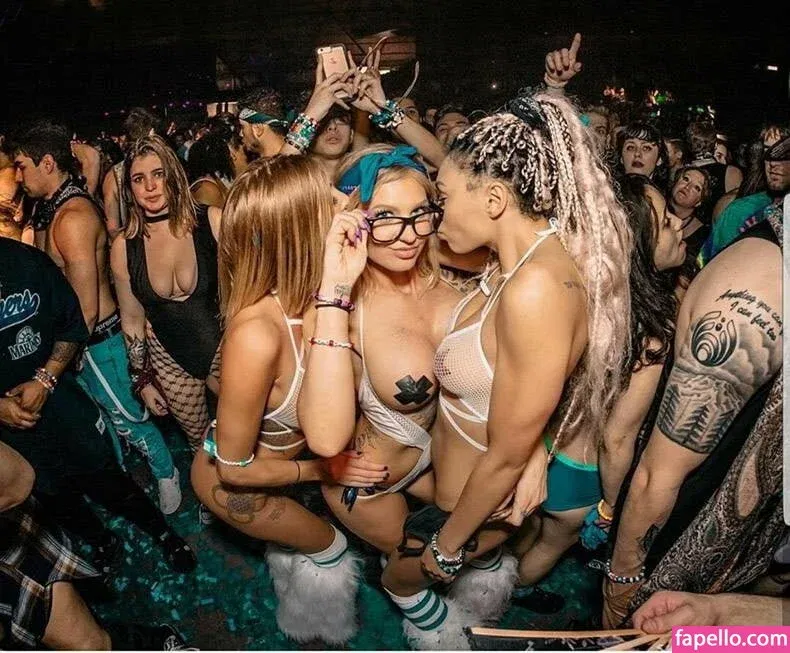 Gogo Stripper Onlyfans Photo Gallery 