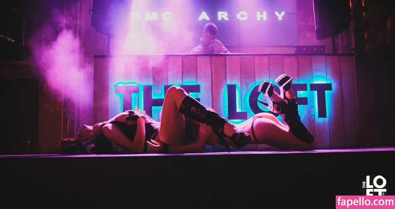 Gogo Stripper Onlyfans Photo Gallery 