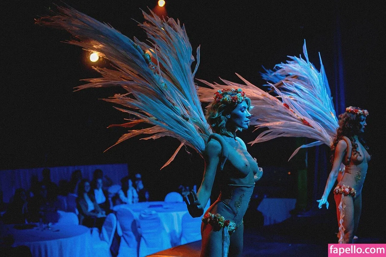 Gogo Stripper Onlyfans Photo Gallery 