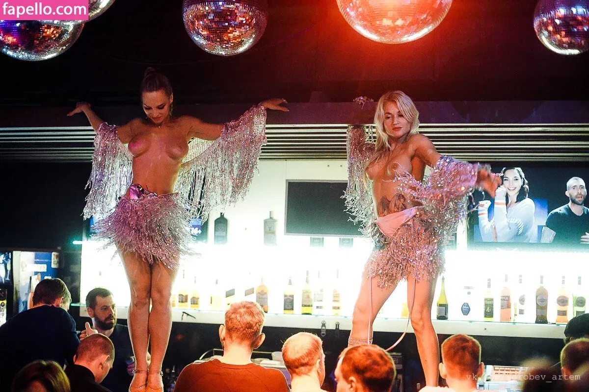 Gogo Stripper Onlyfans Photo Gallery 