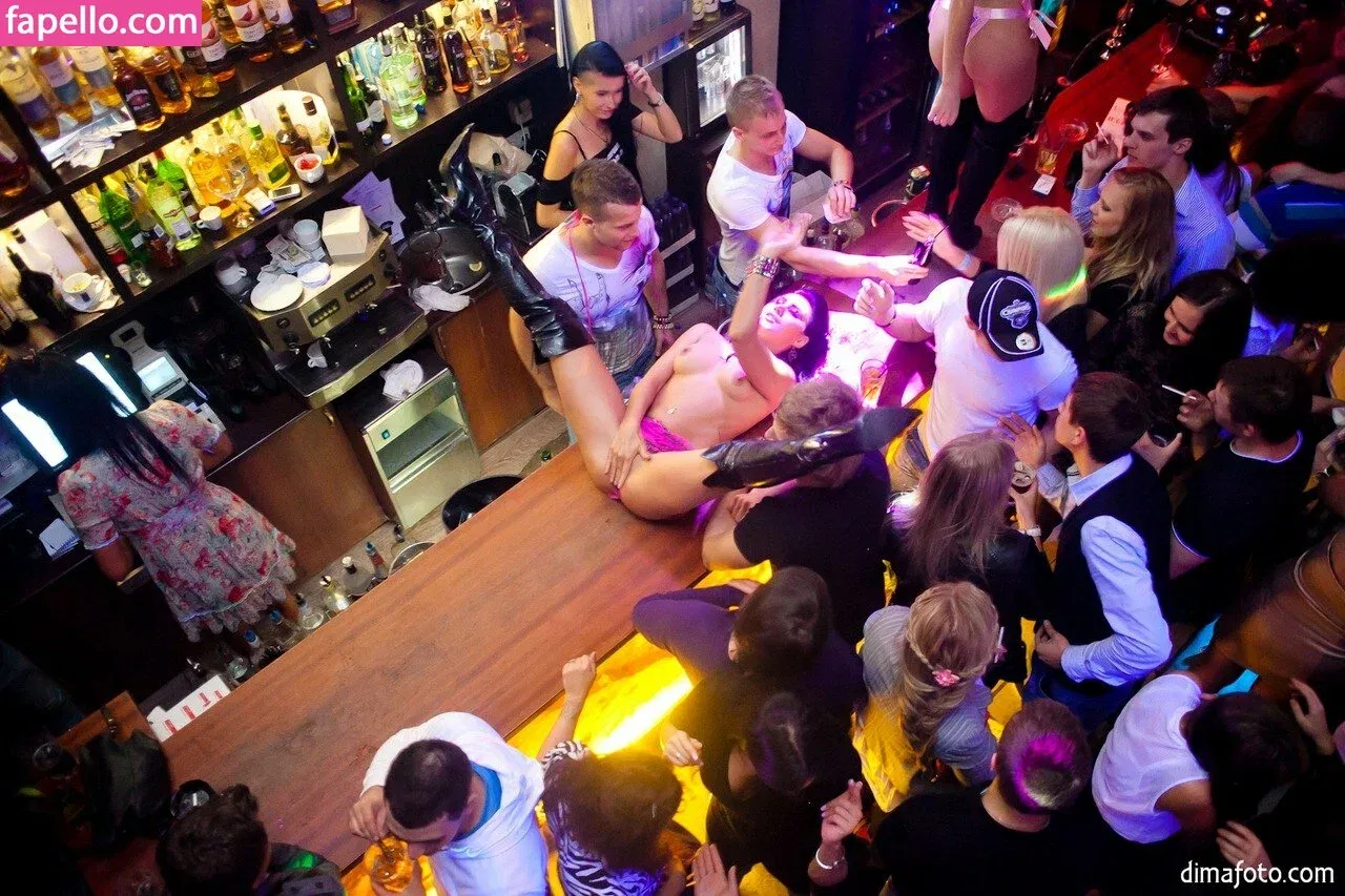 Gogo Stripper Onlyfans Photo Gallery 