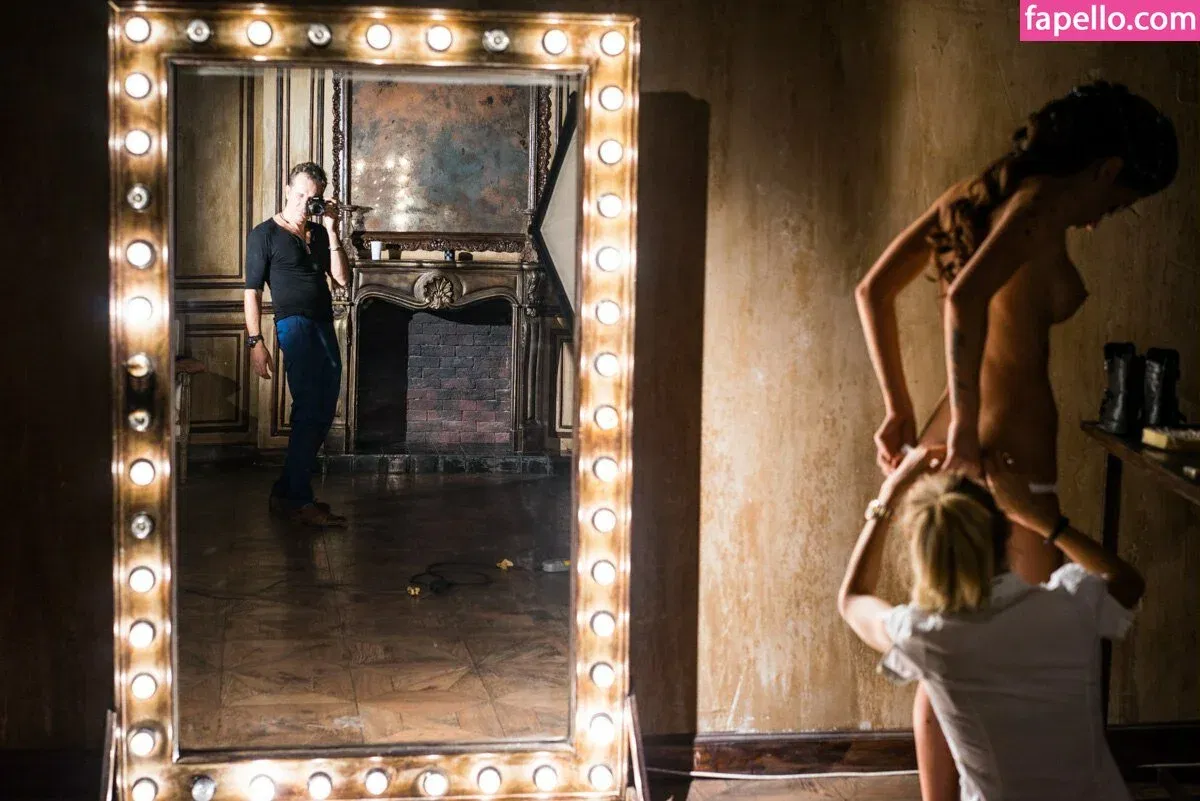 Gogo Stripper Onlyfans Photo Gallery 