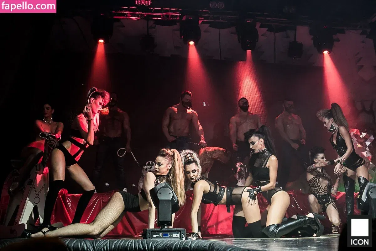 Gogo Stripper Onlyfans Photo Gallery 