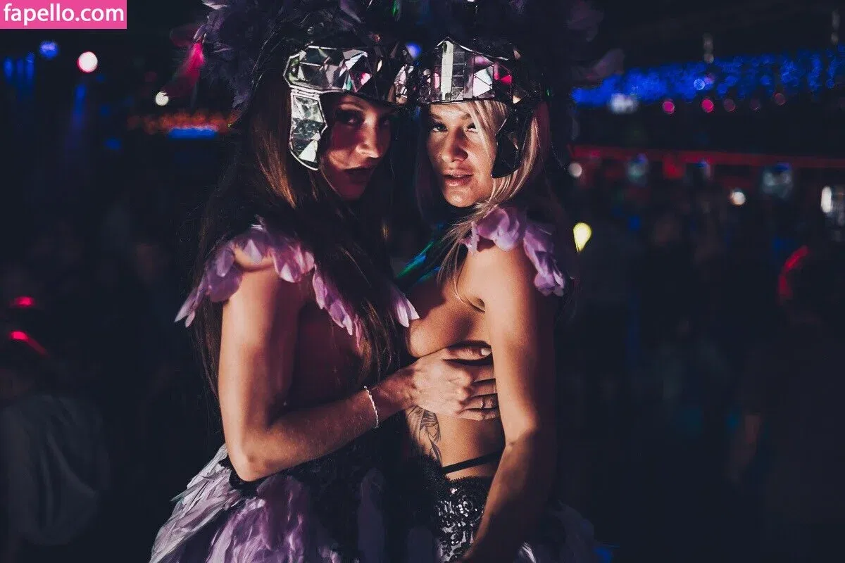 Gogo Stripper Onlyfans Photo Gallery 