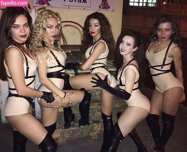 Gogo Stripper Onlyfans Photo Gallery 