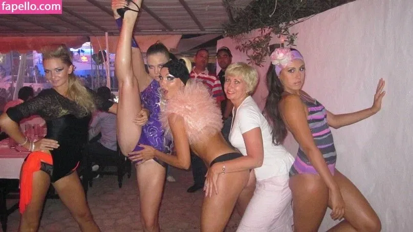 Gogo Stripper Onlyfans Photo Gallery 