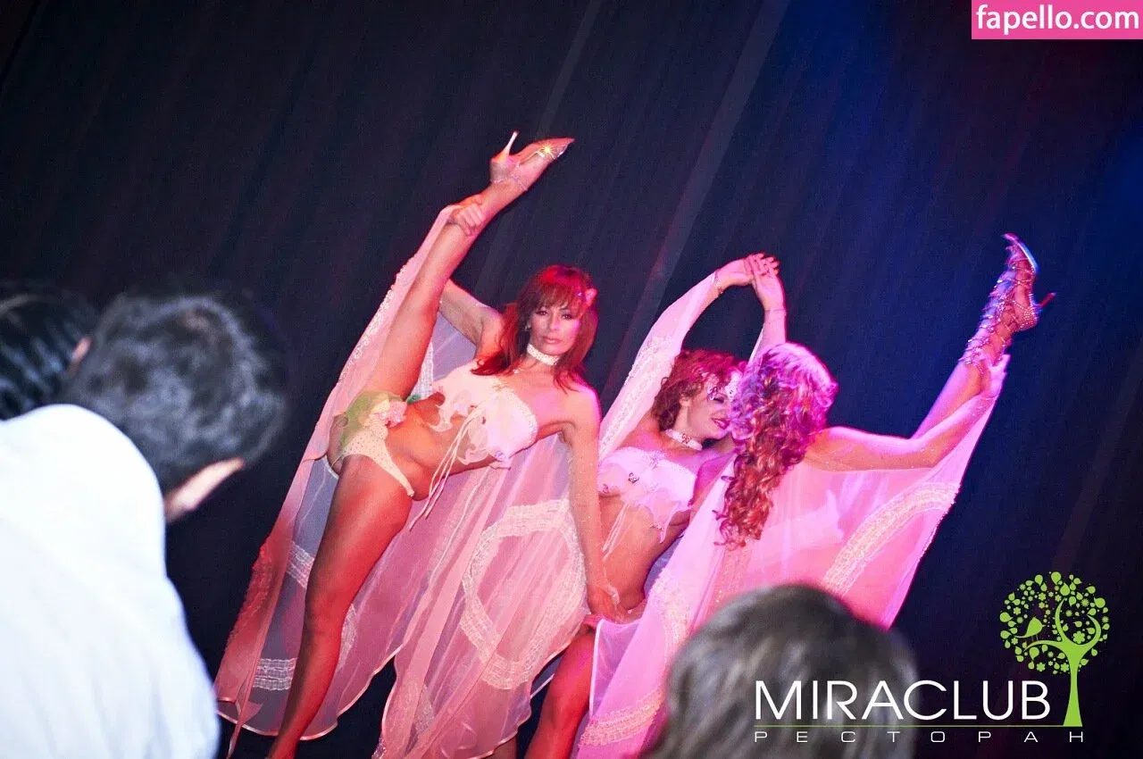 Gogo Stripper Onlyfans Photo Gallery 