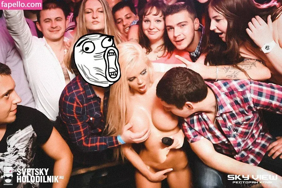 Gogo Stripper Onlyfans Photo Gallery 