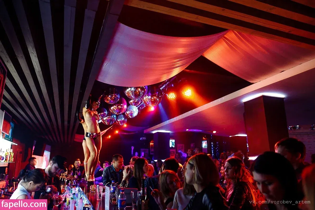 Gogo Stripper Onlyfans Photo Gallery 