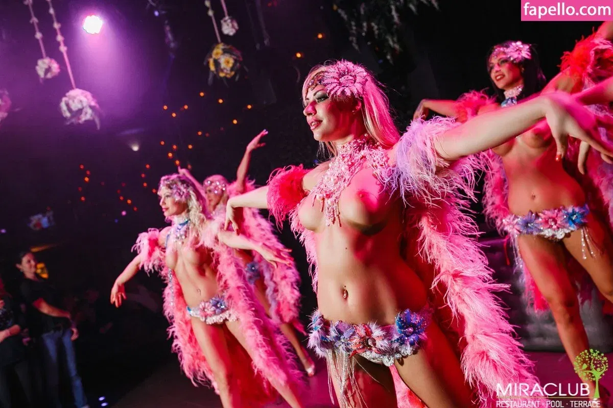 Gogo Stripper Onlyfans Photo Gallery 