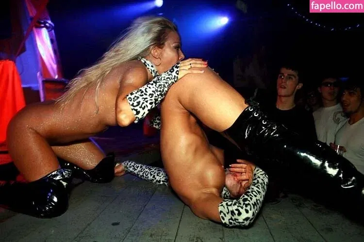 Gogo Stripper Onlyfans Photo Gallery 