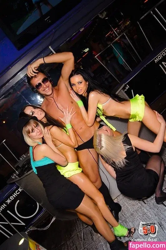 Gogo Stripper Onlyfans Photo Gallery 