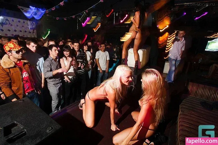 Gogo Stripper Onlyfans Photo Gallery 