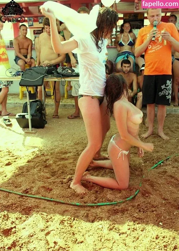 Gogo Stripper Onlyfans Photo Gallery 