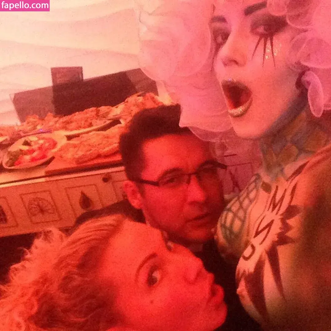 Gogo Stripper Onlyfans Photo Gallery 