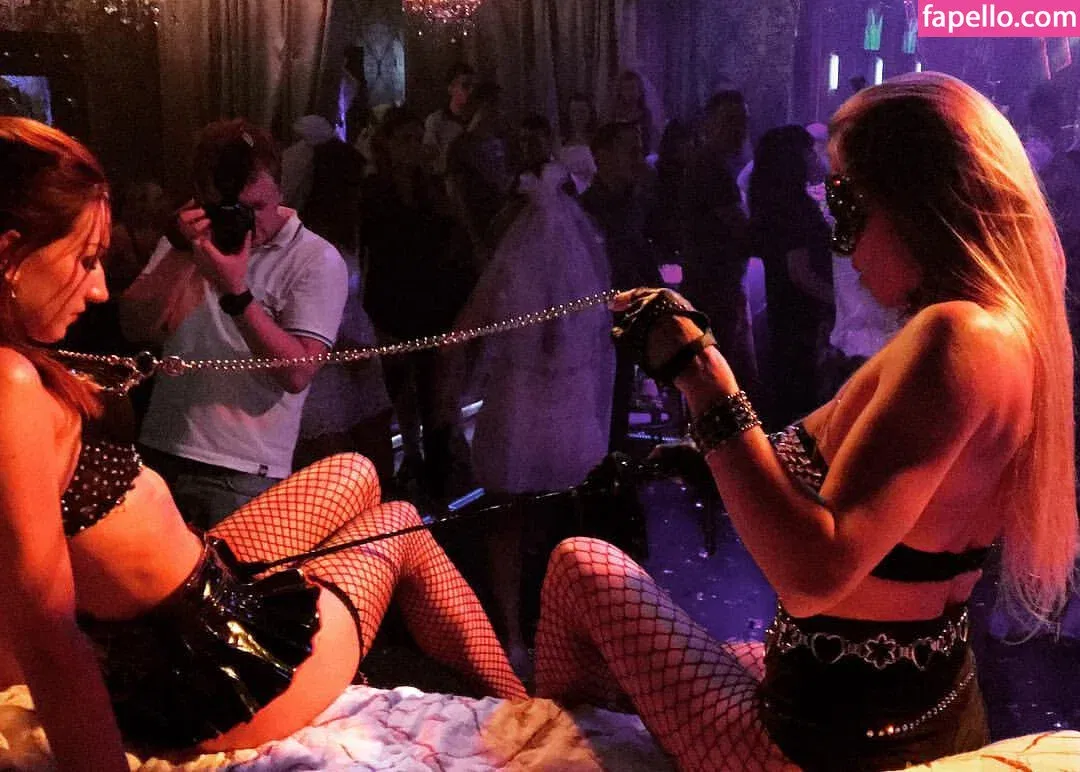 Gogo Stripper Onlyfans Photo Gallery 