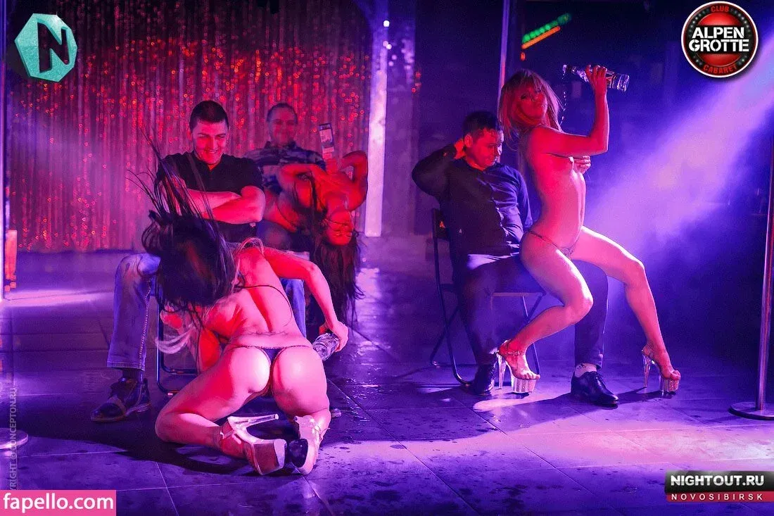 Gogo Stripper Onlyfans Photo Gallery 