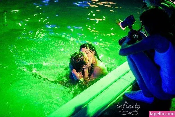 Gogo Stripper Onlyfans Photo Gallery 