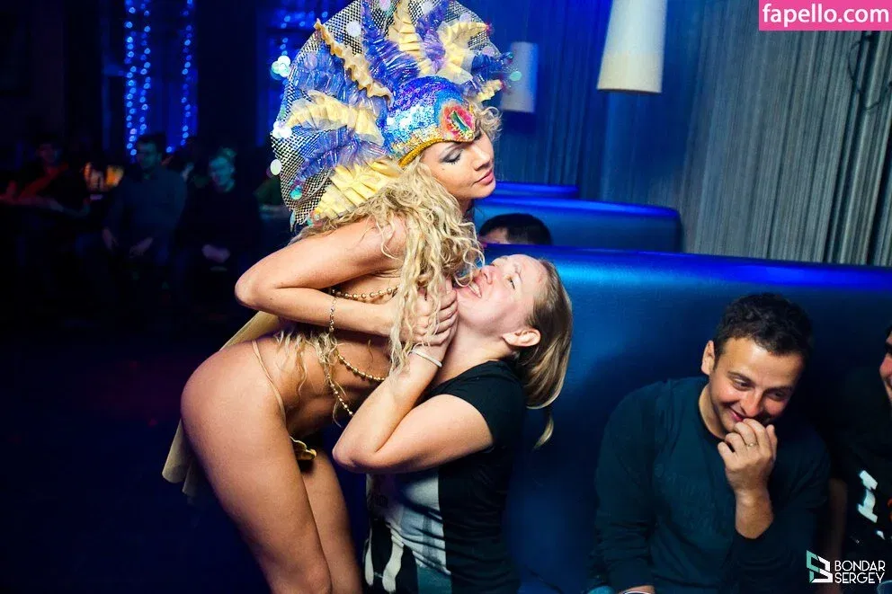 Gogo Stripper Onlyfans Photo Gallery 