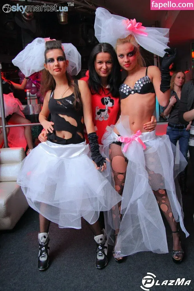 Gogo Stripper Onlyfans Photo Gallery 