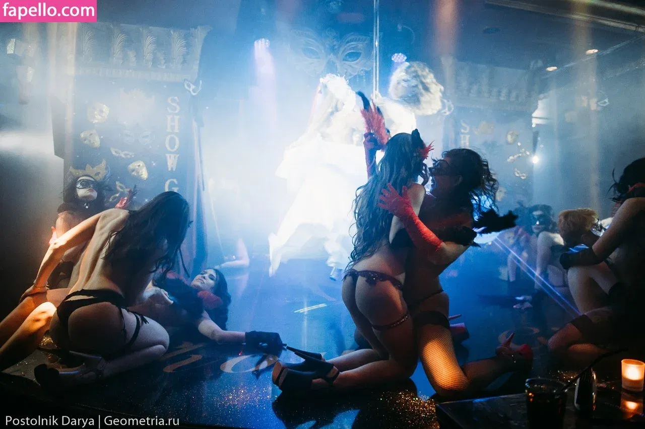 Gogo Stripper Onlyfans Photo Gallery 