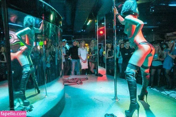 Gogo Stripper Onlyfans Photo Gallery 