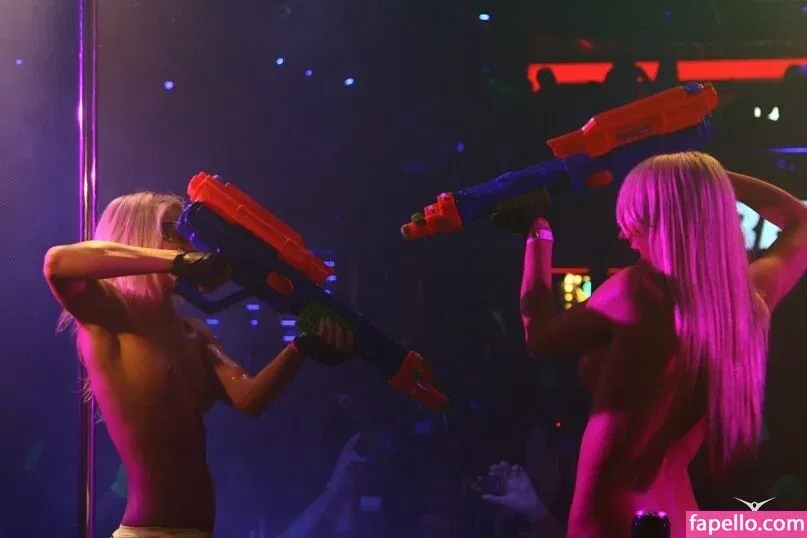 Gogo Stripper Onlyfans Photo Gallery 