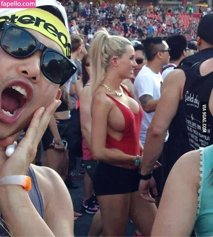 Gogo Stripper Onlyfans Photo Gallery 