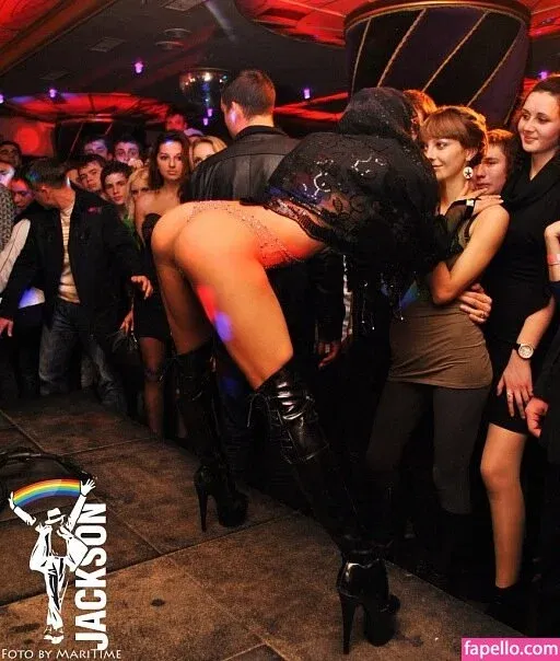 Gogo Stripper Onlyfans Photo Gallery 