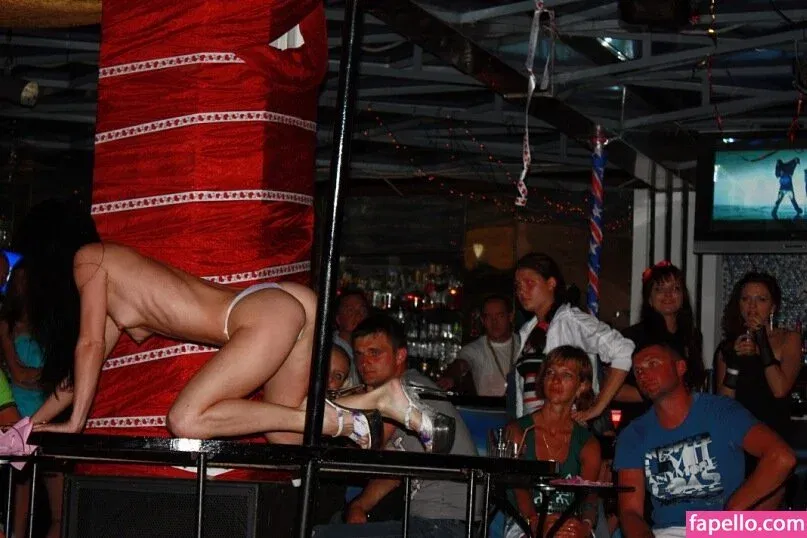 Gogo Stripper Onlyfans Photo Gallery 