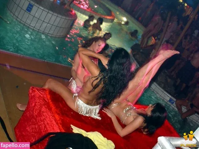 Gogo Stripper Onlyfans Photo Gallery 