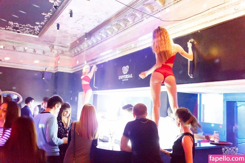 Gogo Stripper Onlyfans Photo Gallery 