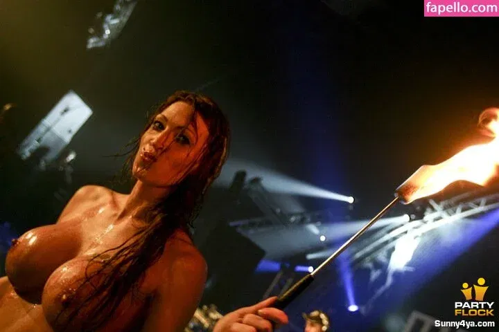 Gogo Stripper Onlyfans Photo Gallery 