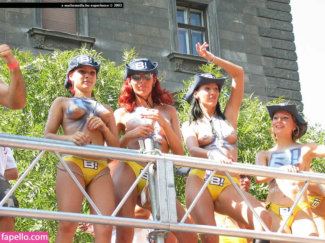 Gogo Stripper Onlyfans Photo Gallery 