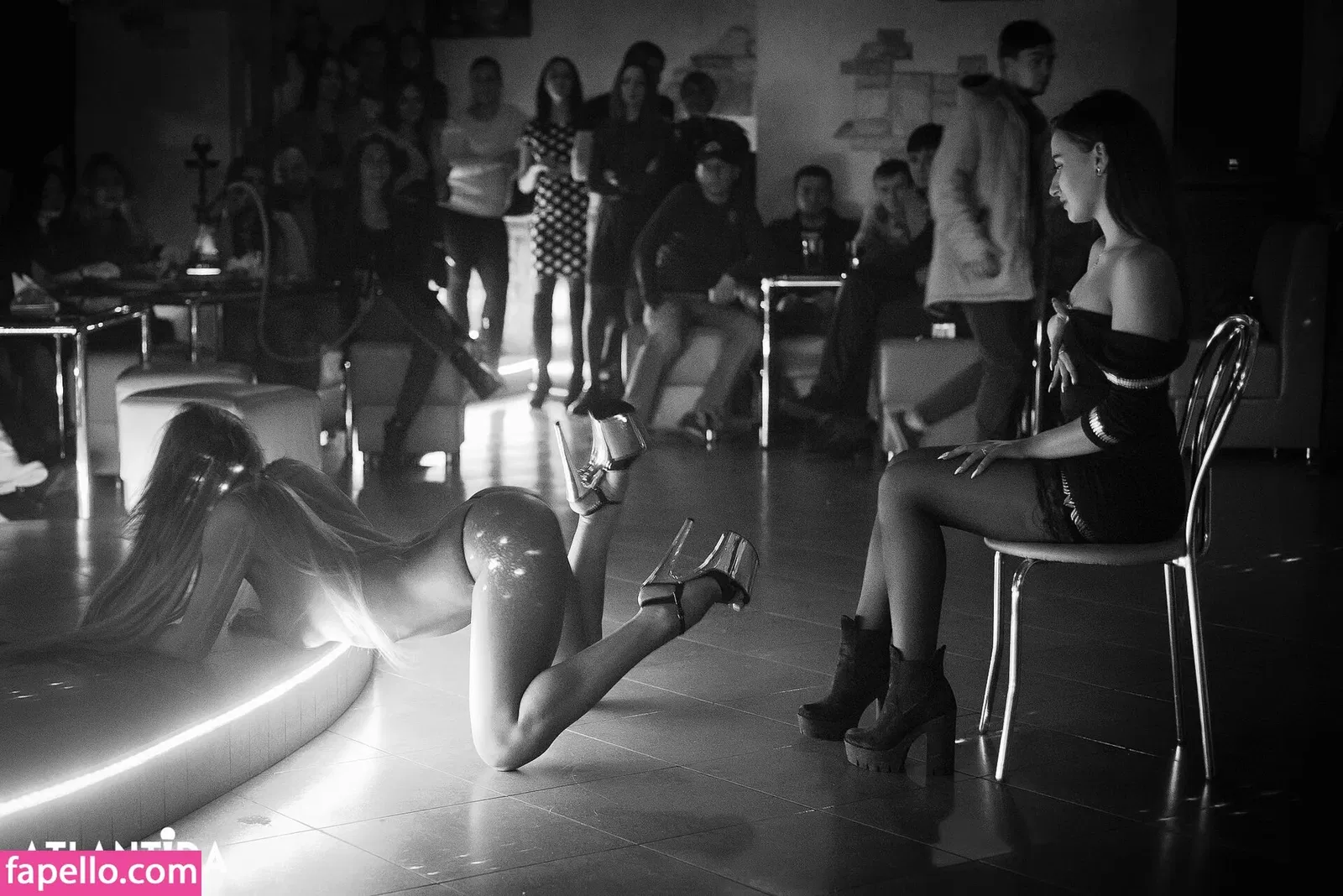 Gogo Stripper Onlyfans Photo Gallery 