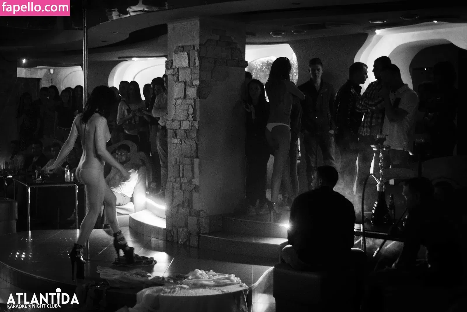 Gogo Stripper Onlyfans Photo Gallery 