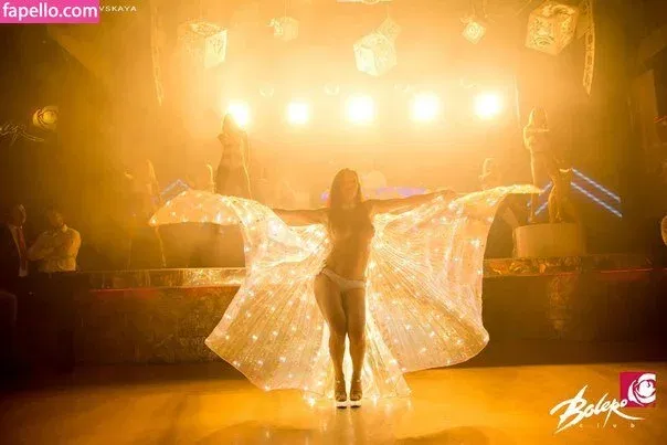 Gogo Stripper Onlyfans Photo Gallery 