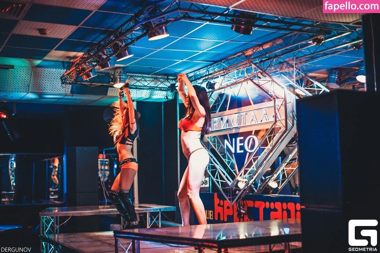 Gogo Stripper Onlyfans Photo Gallery 