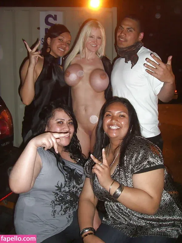 Gogo Stripper Onlyfans Photo Gallery 